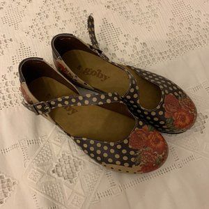 Womens Shoes NWOT FINAL MARKDOWN